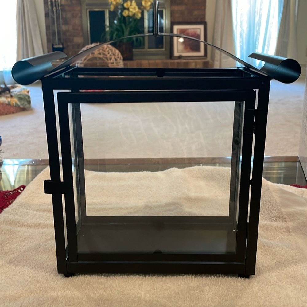 Metal lantern